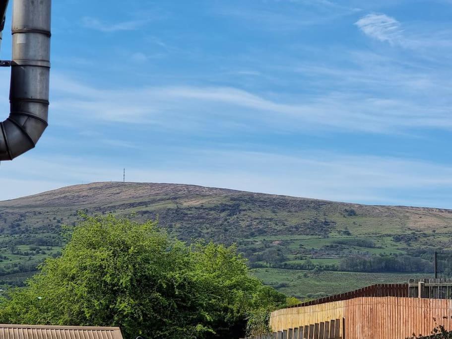 Spacious House City Skyline And Mountain Views Close Too Belfast Centre And Airports Free Parking Kültér fotó