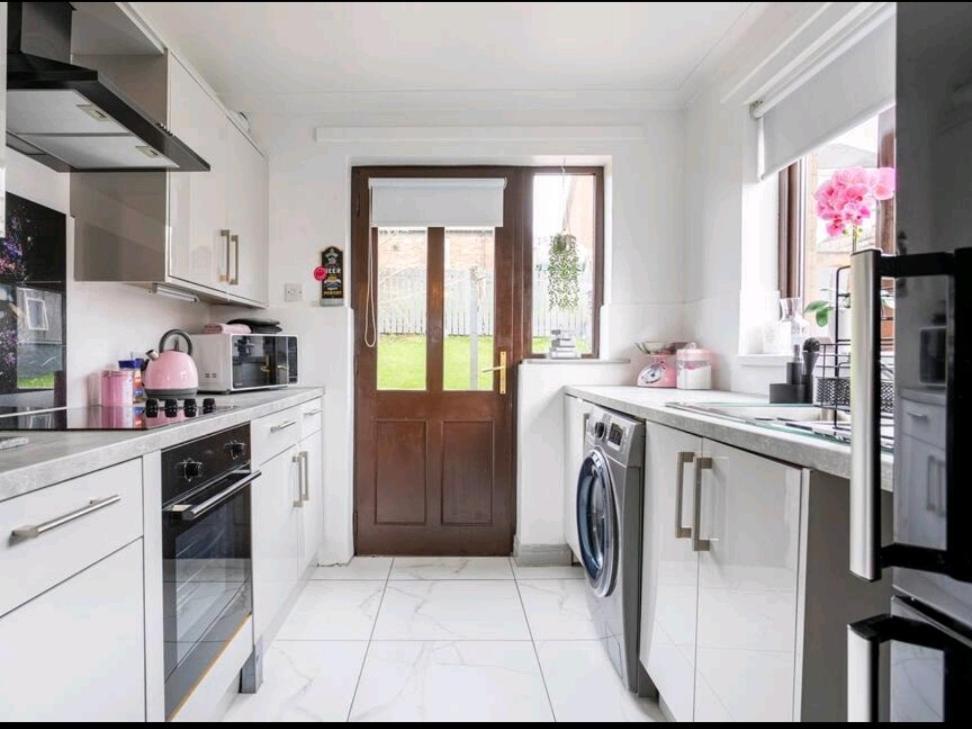 Spacious House City Skyline And Mountain Views Close Too Belfast Centre And Airports Free Parking Kültér fotó